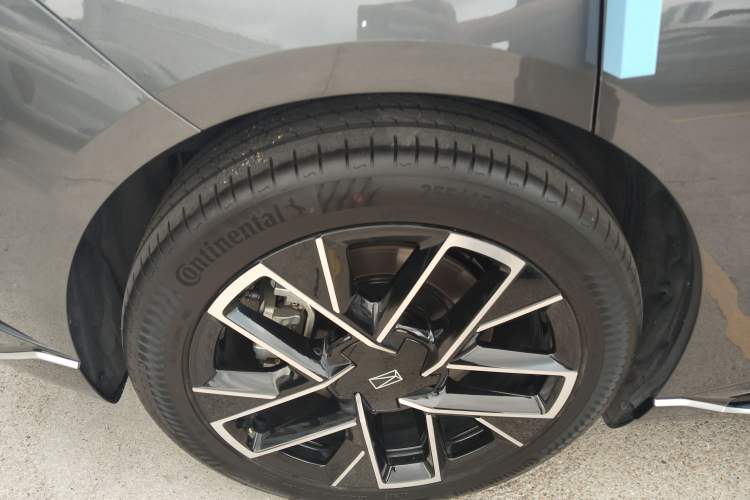 Used Avatr 06 2025 Max All-Electric Version Exterior 5