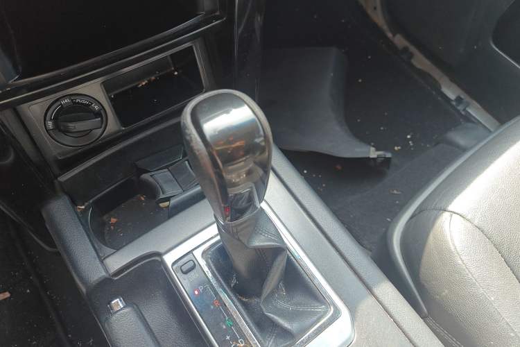 Used Toyota Prado 2016 2.7L Automatic Standard Edition Gear Lever