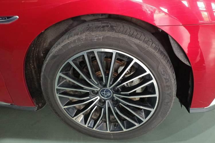 Used BYD Han 2020 DM Four-Wheel Drive Performance Edition Prestige Model Right Front Wheel Hub