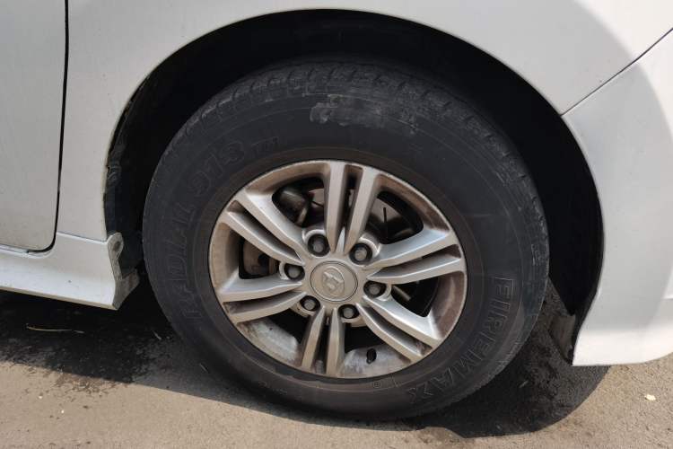 Used SAIC MAXUS G10 2018 PLUS 2.0T Automatic Elite Edition Right Front Wheel Hub