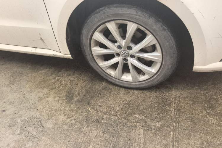 Used Volkswagen Lavida 2015 1.6L Manual Comfort Edition
