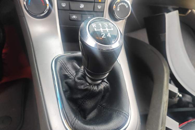 Used Chevrolet Cruze 2015 1.5L Classic SL MT
