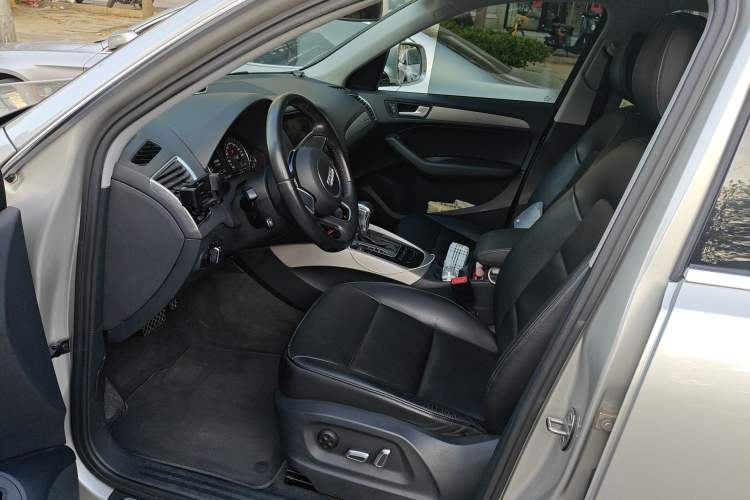 Used Audi Q5 2016 40 TFSI Trendy Edition Left Front Seat