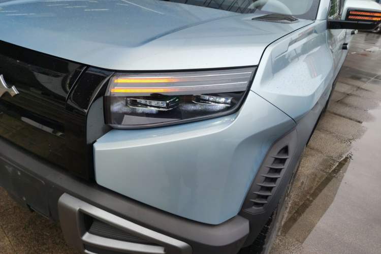 Used Formula Leopard Titanium 3 2025 501 km Range Rear-Wheel Drive Intelligent Driving Max Edition Left Front Headlight