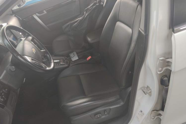 Used Chevrolet Captiva 2015 2.4L 4x4 Flagship Edition 7-Seater Left Front Seat