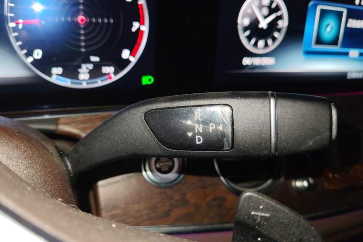 Used Mercedes-Benz E-Class 2019 E 260 L Gear Lever
