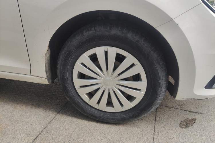 Used Volkswagen Santana 2019 1.5L Automatic Fashion Edition China VI Right Front Wheel Hub