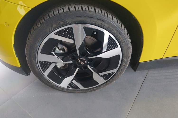 Used MINI Electric COOPER 2024 452km COOPER SE Artist
