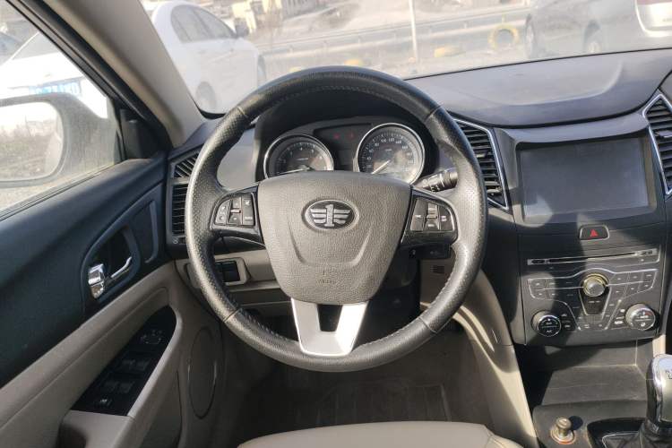 Used Bestune B50 2013 1.6L manual luxury version
