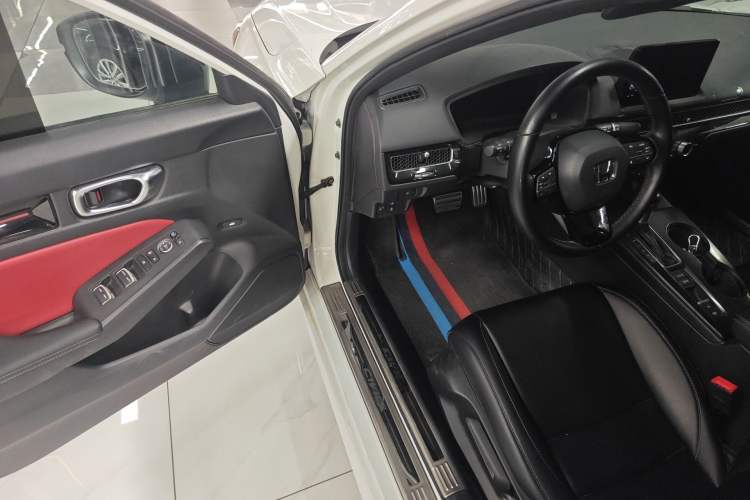 Used Honda Civic 2022 240TURBO CVT Dynamic Edition Driver Seat