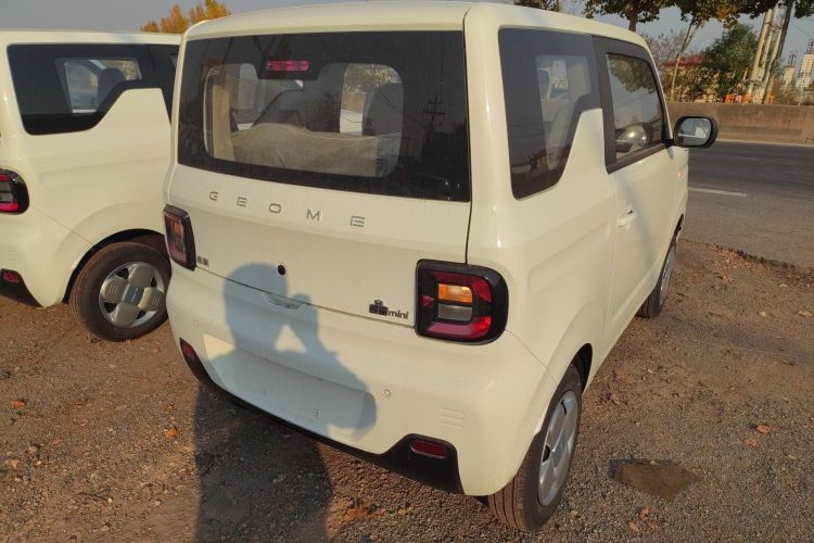 Used Geely Galaxy Panda 2024 Panda Mini 200km Endurance Bear
