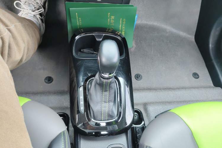 Used Roewe Clever 2021 302km All-Round Version Gear Lever