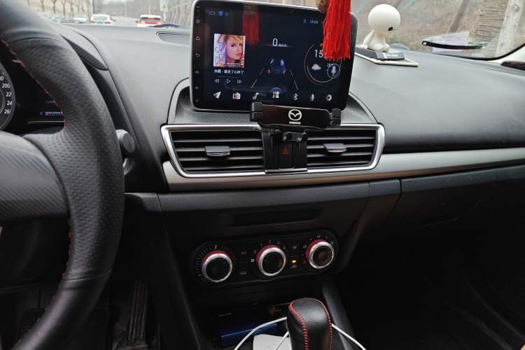 Used Mazda Mazda 3 Axela 2014 Sedan 1.5L Automatic Comfort Model