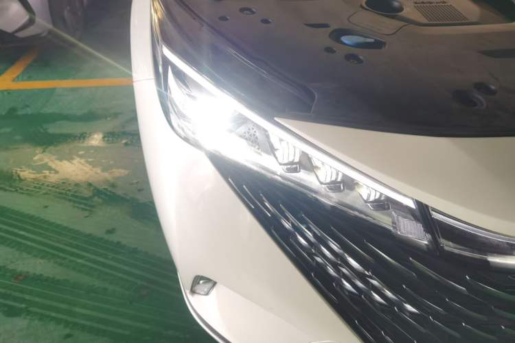 Used Roewe RX5 New Energy 2023 eRX5 Super Hybrid Prestige Edition Right Front Headlight