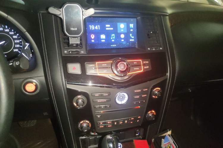 Used Nissan Patrol  Audio And AC Panel