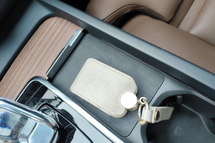 Used Volvo XC60 2024 B5 4x4 Smart Luxury Edition