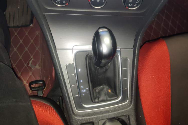 Used Volkswagen Golf 2015 1.6L Automatic Comfort Model