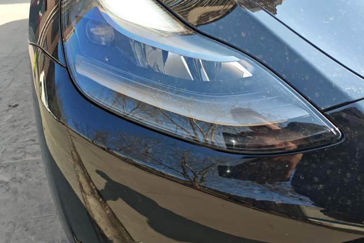 Used Tesla Model Y 2022 Long-Range All-Wheel-Drive Version