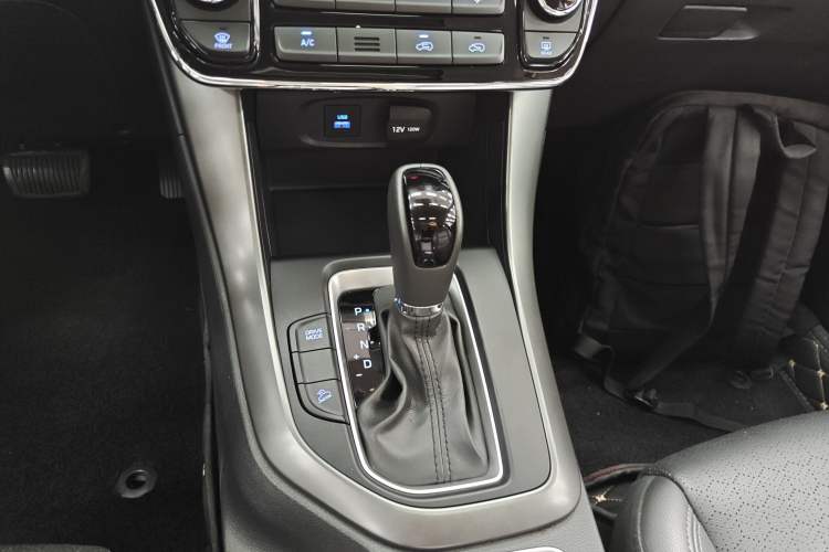Used Hyundai ix35 2018 2.0L Automatic 2WD Zhiyong·Changxiang Edition Gear Lever