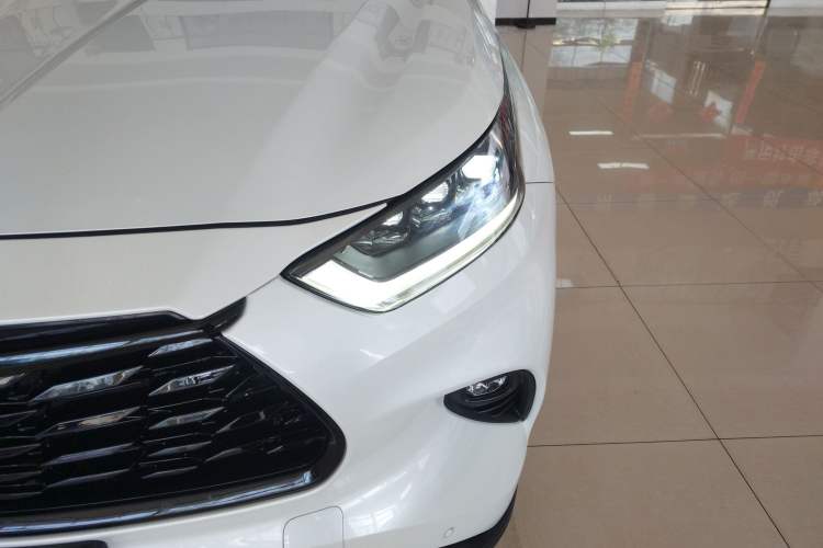 Used Toyota Highlander 2023 2.5L Smart Electric Hybrid Dual-Engine 4x4 Knight Edition 7 Seats