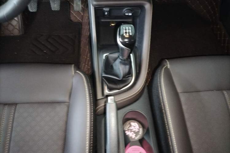 Used CHANGAN Eado DT 2019 1.6L Manual Enjoyment Model China VI Standard Gear Lever