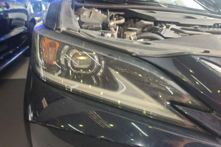 Used Lexus ES 2021 300h Excellence Edition Right Front Headlight