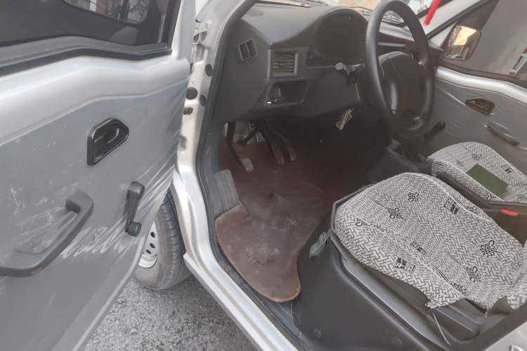 Used Wuling Zhiguang 2023 1.5L Practical Version 5/7 Seats
