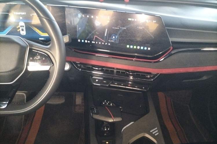 Used Oshan X5 PLUS 2023 Revised Version 1.5T DCT Navigation Edition
