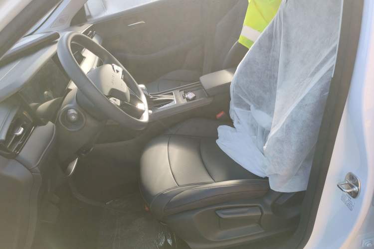 Used Roewe i5 2026 Model 1.5L CVT Luxury Version