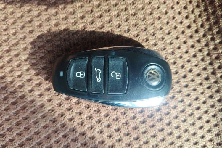 Used Volkswagen Touareg 2011 3.0 TDI Diesel Comfort Version Vehicle Key