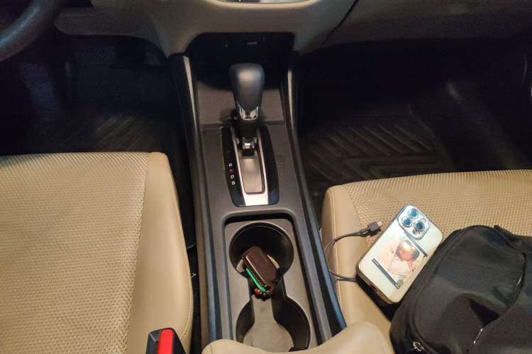 Used Honda Jade 2016 1.8L Automatic Comfort Elite Version 5 Seats Gear Lever