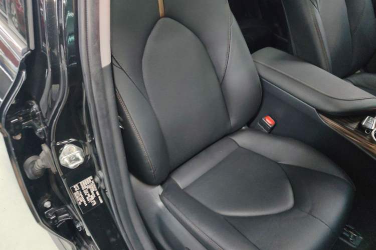 Used Toyota Camry 2019 Revised Version 2.0G Luxury Edition
