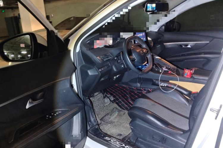 Used Peugeot 5008 2017 350THP 7-Seater Elite Edition Interior 3