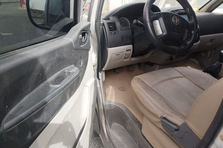 Used FORTHING Lingzhi 2017 M3L 1.6L 7-Seater Comfort Model