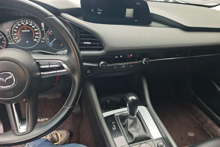 Used Mazda 3 Axela 2021 2.0L Automatic ZhiXuan Edition Audio And AC Panel