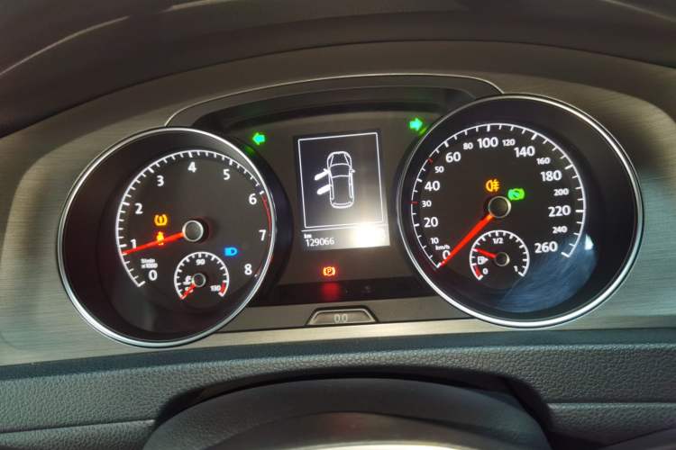 Used Volkswagen Golf 2015 1.4TSI Automatic Comfort Model
