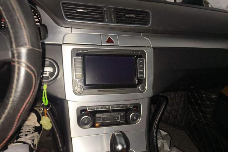 Used Volkswagen FAW-Volkswagen CC 2011 2.0 TSI Luxury Edition Audio And AC Panel