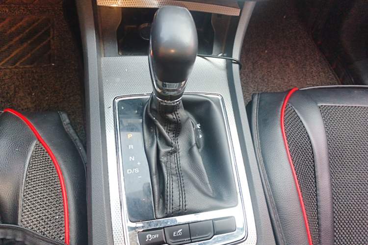 Used Roewe i6 2018 20T Automatic Flagship Edition Gear Lever
