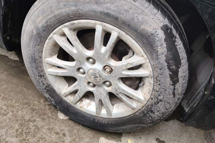 Used Zotye Z300 2012 1.5L Manual Elite Edition Right Front Wheel Hub