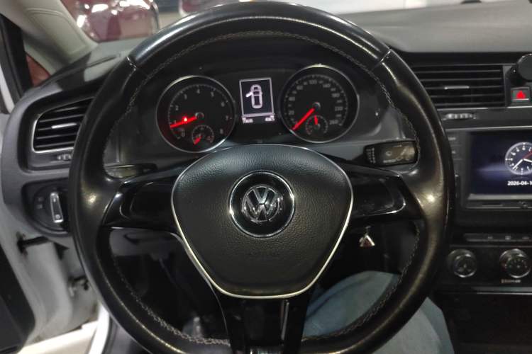 Used Volkswagen Golf 2017 1.6L Automatic Comfort Million-Vehicle Anniversary Edition Steering Wheel