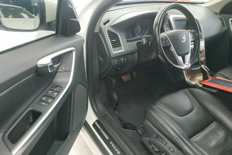 Used Volvo XC60 2015 T5 Smart Upgrade Model