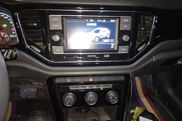 Used Volkswagen T-ROC 2018 280TSI DSG Two-Wheel-Drive Comfort Version China V Standard
