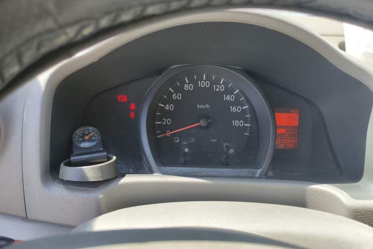 Used Nissan NV200 2014 1.6L CVT Luxury Model China V Standard
