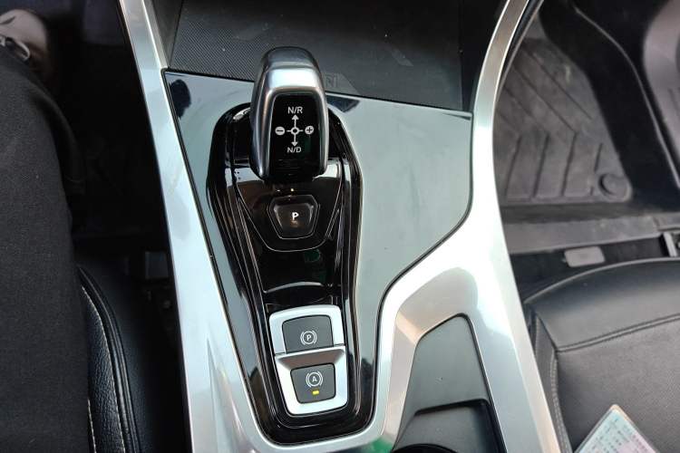 Used Lynk & Co 01 2017 2.0T Two-Wheel Drive Pro Edition Gear Lever