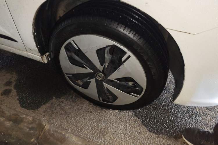 Used Dongfeng Aeolus E70 2023 500 Smart Edition Lithium Iron Phosphate 48.6 kWh 120 kW