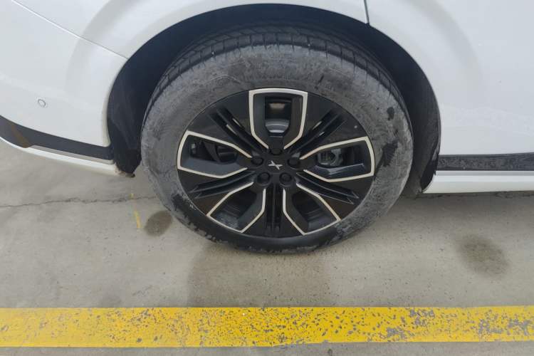 Used XPeng G9 2025 625 Long-Range Max Exterior 8