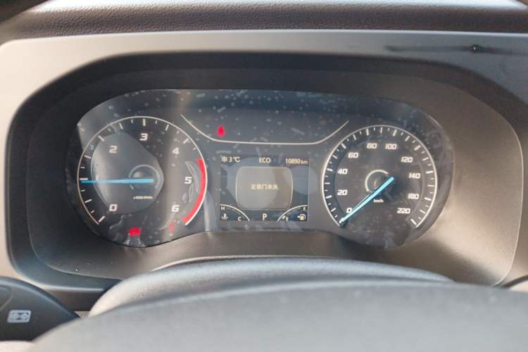 Used JMC Fushun 2025 2.0T 8AT Diesel Short-Wheelbase Mid-Top Commercial Multi-Purpose Passenger Vehicle with 5/6 Seats
