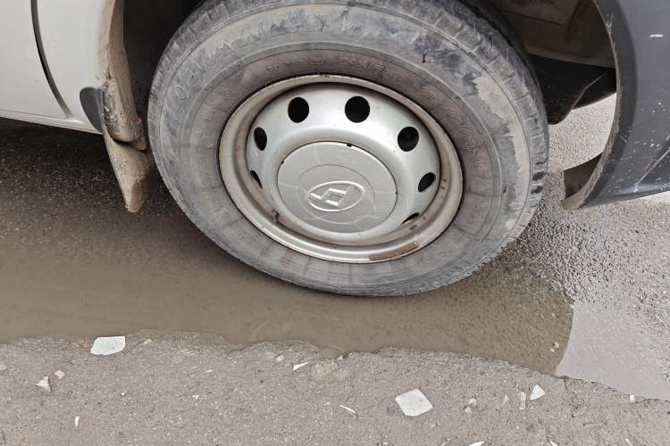 Used SAIC MAXUS Xintu V80 2019 2.5T Classic Version 6-Speed Manual – Aoyuntong Modified Long Wheelbase Mid-Height 7-Seater