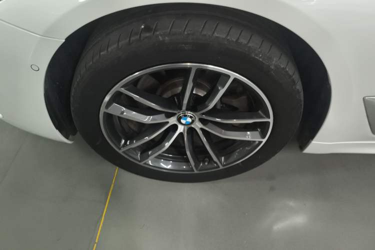 Used BMW 5 Series 2021 525Li M Sport Package Exterior 4