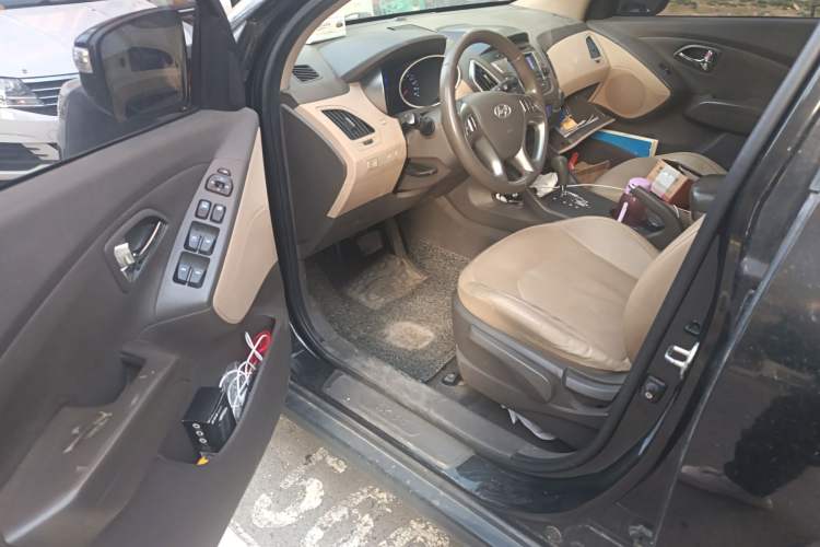 Used Hyundai ix35 2013 2.0L Automatic Two-Wheel Drive Smart GLS China IV Standard